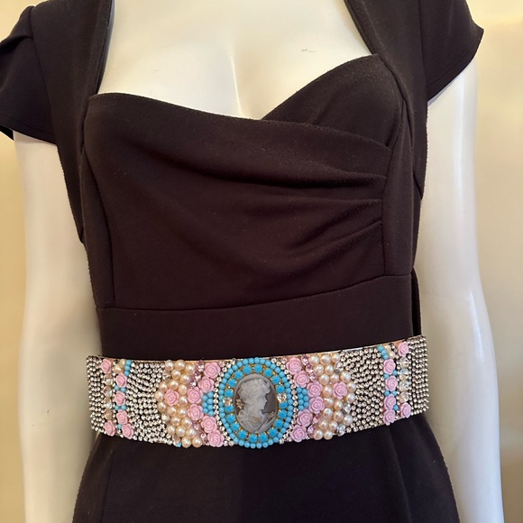 Cameo and freshwater pearl belt (new) - Picture 14 of 15